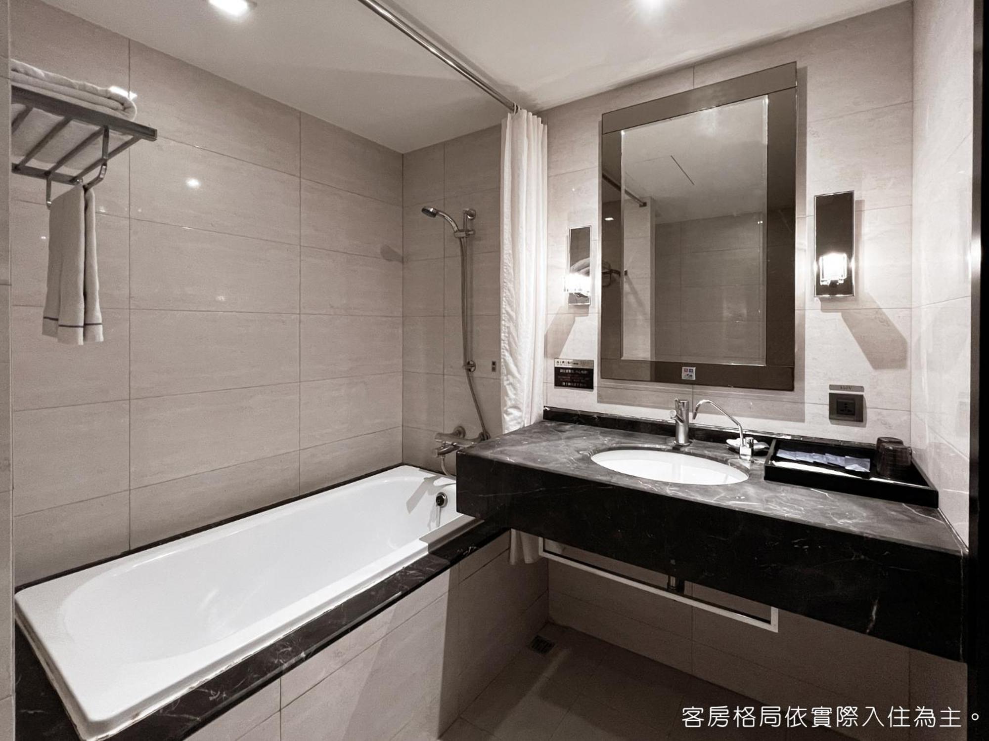 Talmud Hotel Kaohsiung Loveriver Ngoại thất bức ảnh