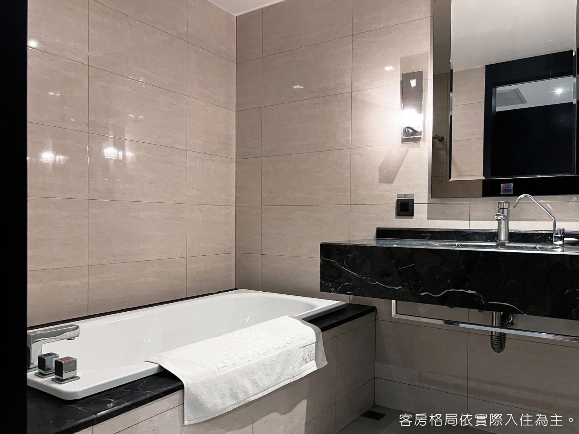 Talmud Hotel Kaohsiung Loveriver Ngoại thất bức ảnh